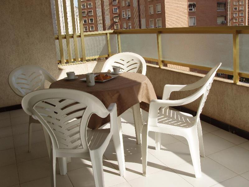 Apartamentos Maria Victoria Benidorm Værelse billede